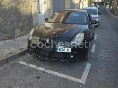 Usado Alfa Romeo Giulietta Distinctive 170 CV (125 kW) 2012 Negro Utilitario