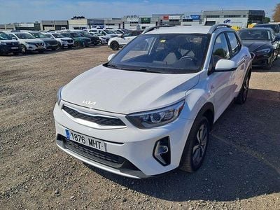 Usado Kia Stonic 84 CV (61 kW) 2023 Blanco SUV
