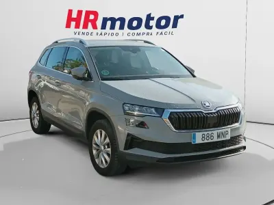 Usado Skoda Karoq Ambition 116 CV (85 kW) 2024 Gris SUV