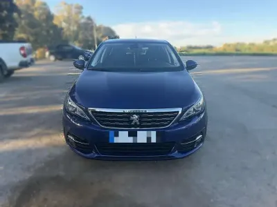 Usado Peugeot 308 Allure 120 CV (88 kW) 2017 Azul Utilitario