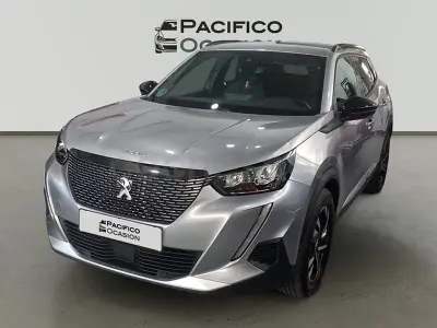 Usado Peugeot 2008 Allure 130 CV (95 kW) 2023 Gris / plata SUV