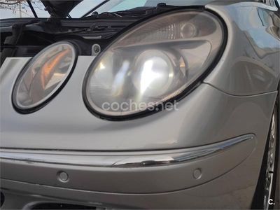 Gris / plata Usado 2005 Mercedes E320 Elegance Berlina | 5300 € (Precio justo)