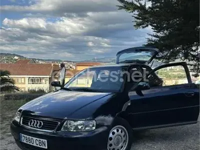 Usado Audi A3 Attraction 102 CV (75 kW) 2002 Azul Utilitario