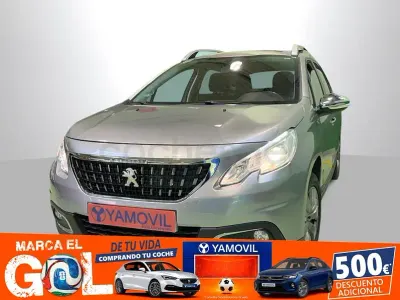 Usado Peugeot 2008 Style 110 CV (80 kW) 2017 Gris / plata SUV