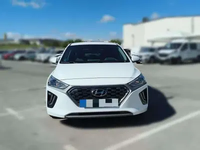 Usado Hyundai Ioniq 105 CV (77 kW) 2022 Blanco Utilitario