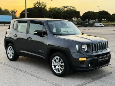 Usado Jeep Renegade Limited 131 CV (96 kW) 2023 Gris / plata SUV