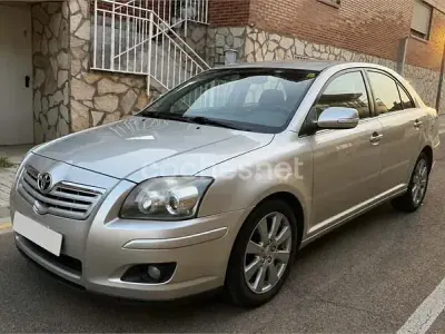 Usado Toyota Avensis Active 126 CV (92 kW) 2008 Beige Berlina