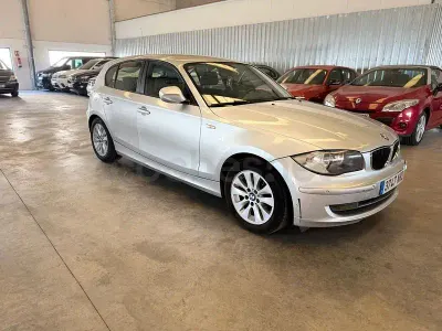 Usado BMW 120 177 CV (130 kW) 2010 Gris / plata Utilitario