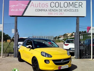 Usado Opel Adam Glam 101 CV (74 kW) 2013 Amarillo Utilitario