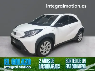 Usado Toyota Aygo X Play 72 CV (52 kW) 2025 Blanco SUV