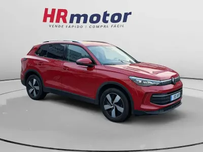 Usado VW Tiguan Life 150 CV (110 kW) 2024 Rojo SUV