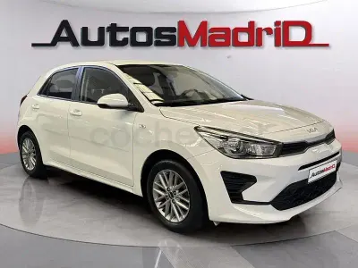 Usado Kia Rio 84 CV (61 kW) 2023 Blanco Berlina