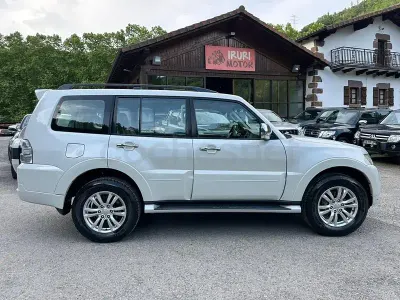 Usado Mitsubishi Montero 250 CV (183 kW) 2009 Blanco SUV