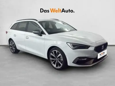 Usado Seat Leon FR 150 CV (110 kW) 2025 Blanco Familiar