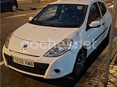 Usado Renault Clio IV 75 CV (55 kW) 2012 Blanco Berlina