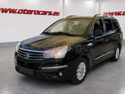 Usado SsangYong Rodius Limited 155 CV (114 kW) 2015 Negro Monovolumen