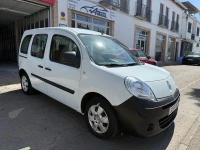 Usado Renault Kangoo Expression 90 CV (66 kW) 2012 Blanco Monovolumen