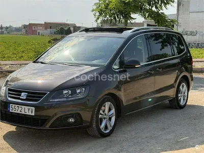 Usado Seat Alhambra Style 150 CV (110 kW) 2017 Marrón Monovolumen
