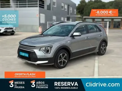 Käytetty Kia Niro 105 HP (77 kW) 2024 Harmaa Katumaasturi