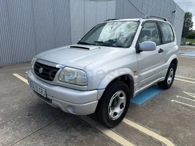 Usado Suzuki Grand Vitara 110 CV (80 kW) 2004 Gris / plata SUV