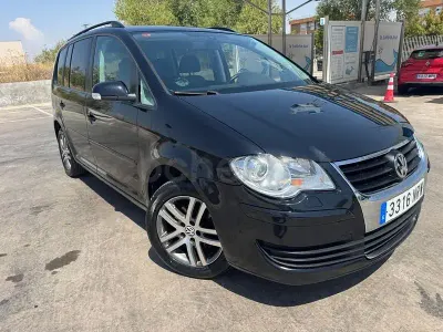 Usado VW Touran Highline 140 CV (102 kW) 2009 Negro Monovolumen