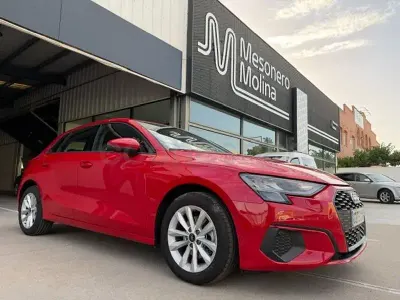 Usado Audi A3 110 CV (80 kW) 2022 Rojo Berlina