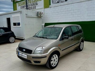 Usado Ford Fusion Trend 80 CV (58 kW) 2004 Beige Utilitario