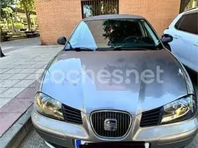 Usado Seat Ibiza Stella 75 CV (55 kW) 2003 Gris / plata Utilitario