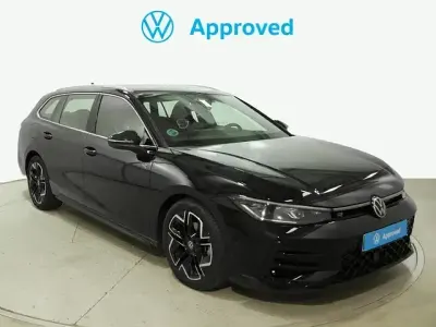 Usado VW Passat R-line 150 CV (110 kW) 2025 Negro Familiar
