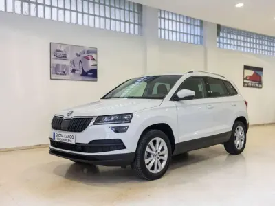 Usado Skoda Karoq Style 116 CV (85 kW) 2022 Blanco SUV