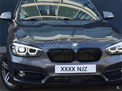 Usado BMW 118 Comfort Edition 136 CV (100 kW) 2017 Gris / plata Utilitario