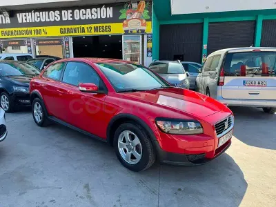 Usado Volvo C30 Momentum 125 CV (91 kW) 2007 Rojo Utilitario