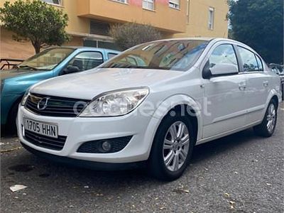 Blanco Usado 2011 Opel Astra Edition Berlina | 4000 € (Precio justo)