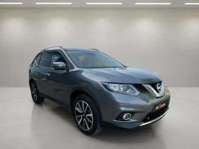 Usado Nissan X-Trail N-Connecta 130 CV (95 kW) 2016 Gris / plata SUV