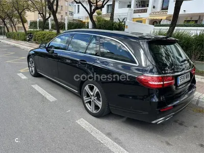 Usado Mercedes E220 194 CV (142 kW) 2017 Negro Familiar