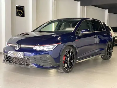 Usado VW Golf VIII GTI 300 CV (220 kW) 2022 Azul Utilitario