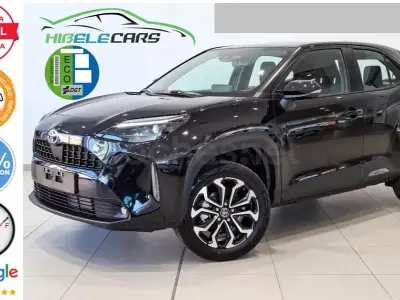 Usado Toyota Yaris Cross Active 116 CV (85 kW) 2022 Negro SUV