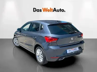 Usado Seat Ibiza FR 115 CV (84 kW) 2025 Gris Utilitario