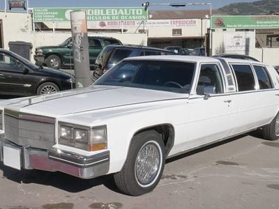 Usado Cadillac Deville 135 CV (99 kW) 1984 Blanco Berlina