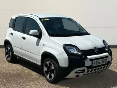 Usado Fiat Panda Cross Cross 70 CV (51 kW) 2023 Blanco Utilitario