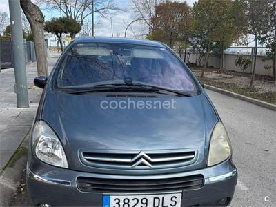 Usado Citroën Xsara Picasso Exclusive 110 CV (80 kW) 2004 Gris / plata Monovolumen