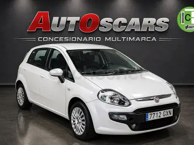 Usado Fiat Punto Evo Dynamic 77 CV (56 kW) 2010 Blanco Utilitario