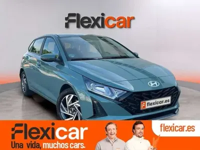 Usado Hyundai i20 101 CV (74 kW) 2024 Verde Utilitario