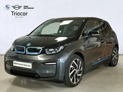 Usado BMW i3 Comfort Edition 125 kW (170 CV) 2022 Pintura metalizada mineralgrau con detalles bmw i blau Utilitario
