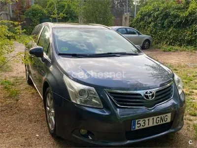 Usado Toyota Avensis Advance 126 CV (92 kW) 2009 Gris / plata Familiar