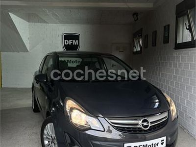 Gris / plata Usado 2014 Opel Corsa Selective Berlina | 5790 € (Un poco caro)