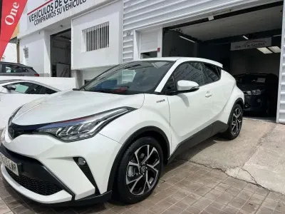 Usado Toyota C-HR Advance 184 CV (135 kW) 2022 Blanco SUV