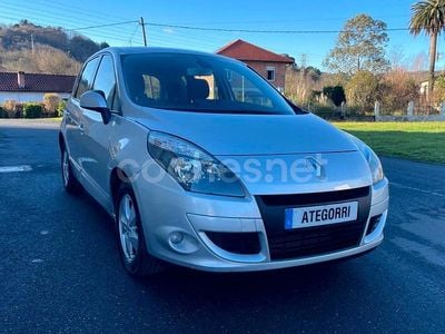 Gris / plata Usado 2012 Renault Scénic III Dynamique Monovolumen | 5999 € (Precio justo)