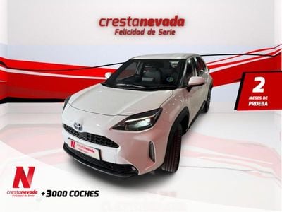 Käytetty Toyota Yaris Hybrid Style 125 HP (91 kW) 2022 Valkoinen