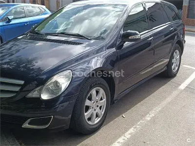 Usado Mercedes R320 224 CV (164 kW) 2006 Azul Familiar